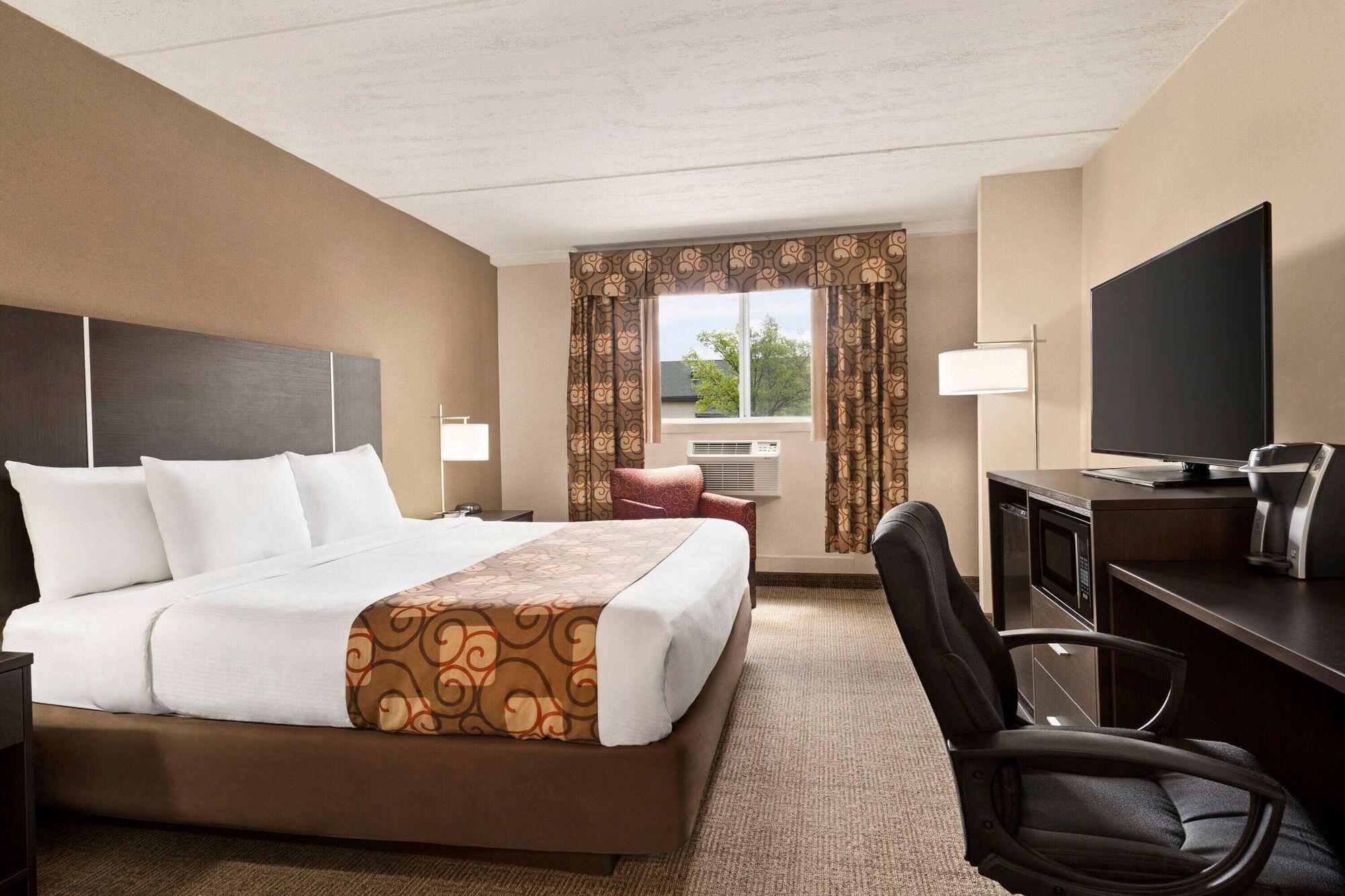Days Inn By Wyndham Airport/Maine Mall Саут-Портленд Экстерьер фото