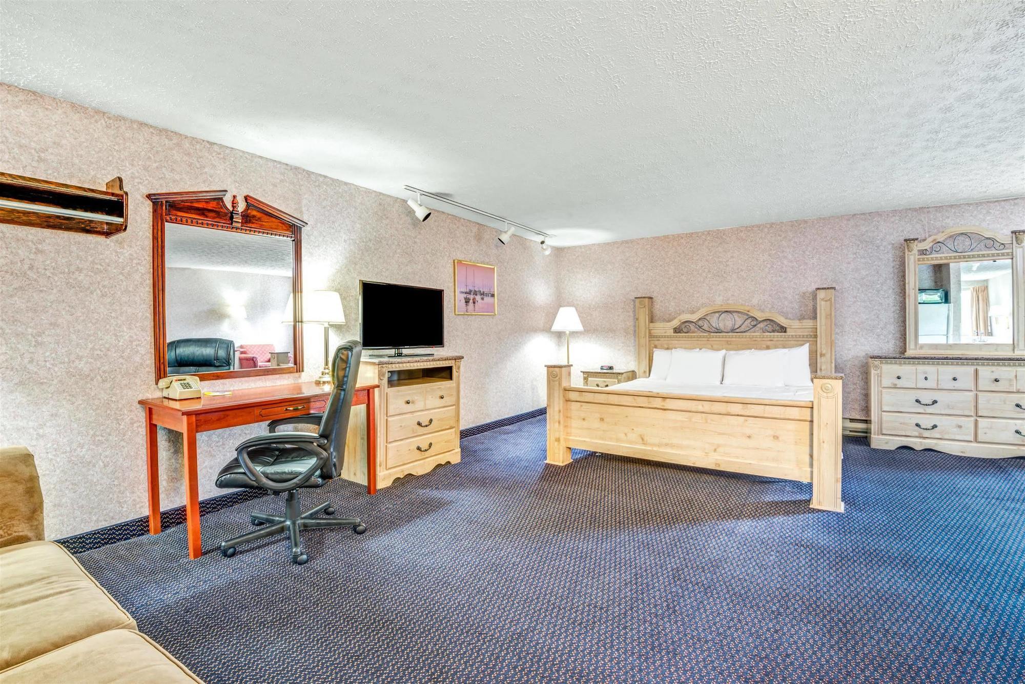 Days Inn By Wyndham Airport/Maine Mall Саут-Портленд Экстерьер фото